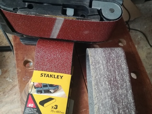 L'ancienne bande à droite...