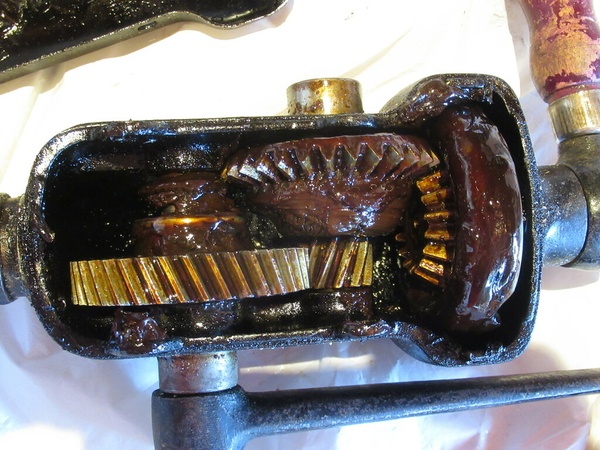 Un porte mèches Val d'Or tel que je l'ai récupéré, bien graissé. Il tourne à merveille !