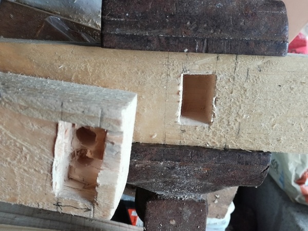 Premières mortaises