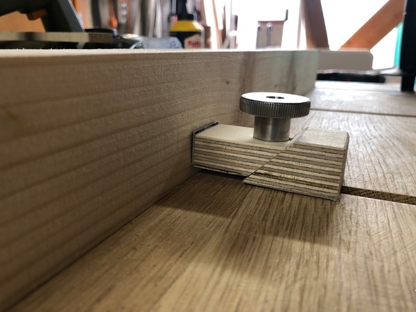 Le papier de verre à tendance à remonter