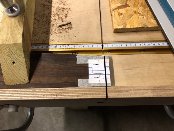 Premier trait de scie de la rainure