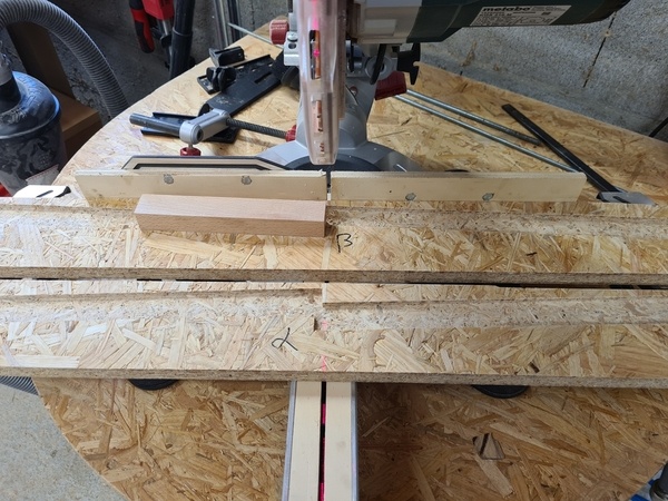 Gabarits Alpha et Beta avec deux positionnement différents des rainures