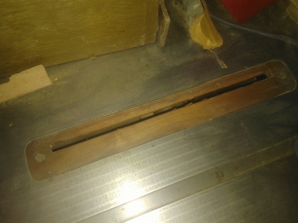 Cache scie Lurem 260 n 1982