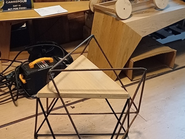 S'empile pas très bien parce que le premier est plus grand.