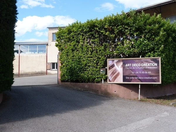 Entrée du centre de formation Art Déco Création