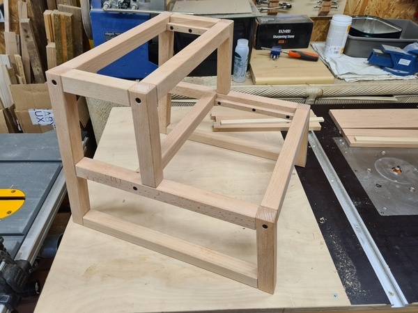 La structure finale est assemblée