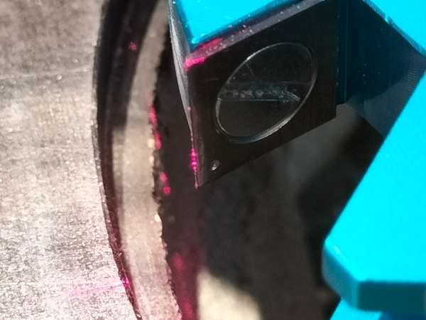 Affleurement du faisceau sur le coupant du fer