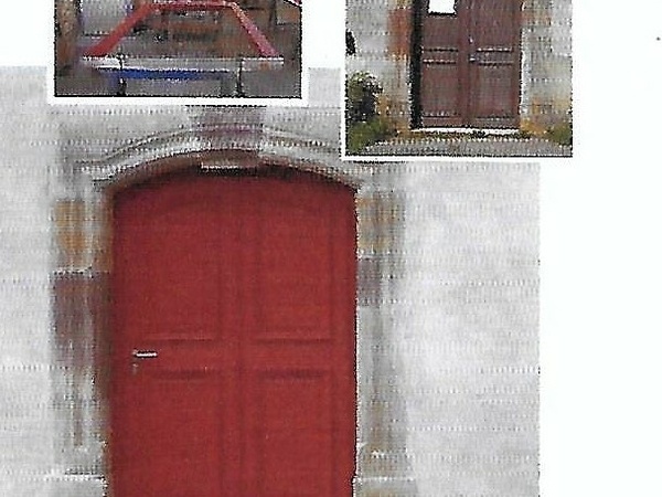 Avant: 2 vantaux s'ouvrant à l'intérieur. Après un vantail s'ouvrant à l’extérieur.