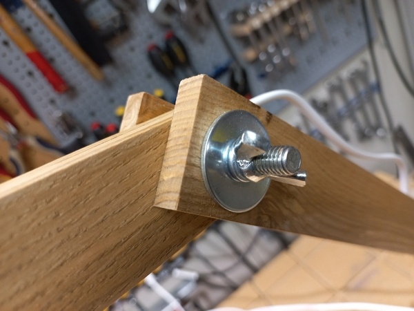 Système de blocage avec une rondelle ressort pour un meilleur serrage.