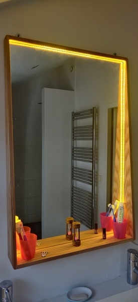 Cadre de miroir avec LED