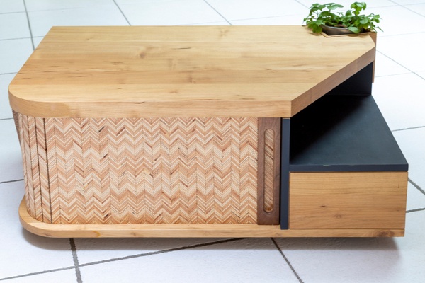 Table basse robinier et rideau bois