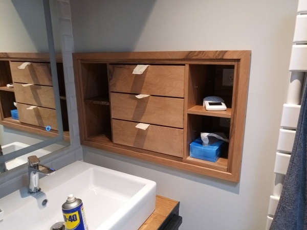 Meuble de salle de bain encastré