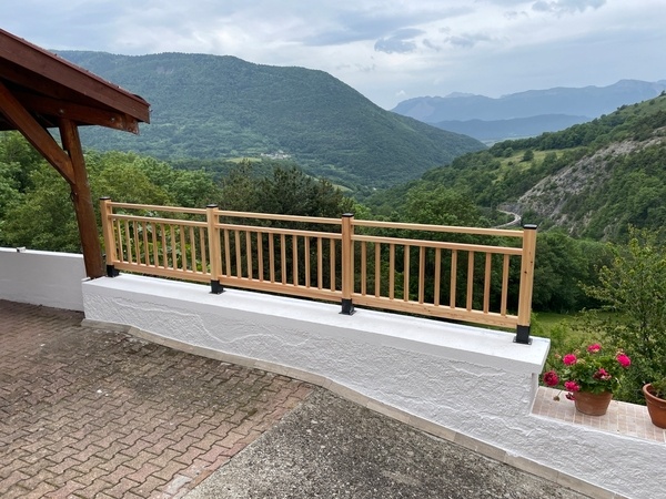 Garde corps en mélèze