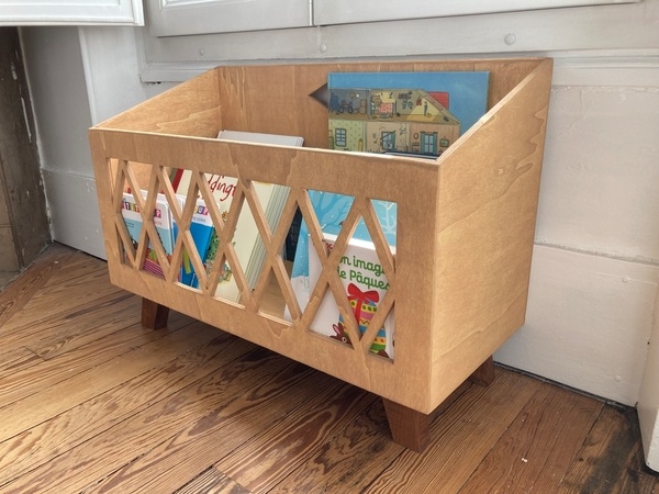 Boîte-bibliothèque sur pied