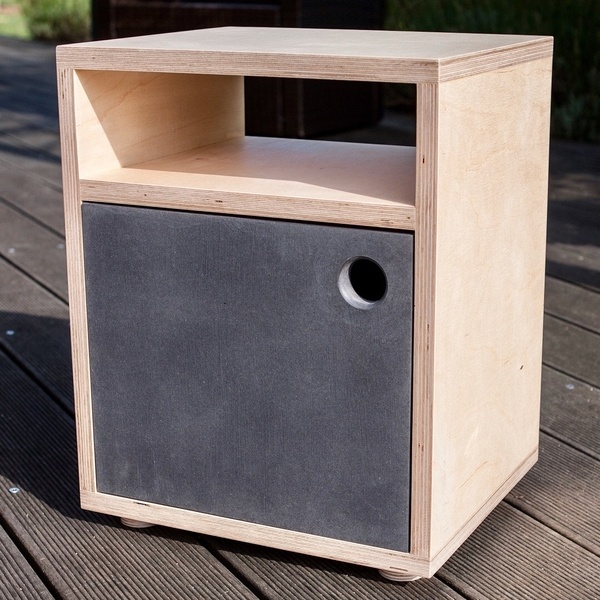 Table de chevet ou de bureau ?