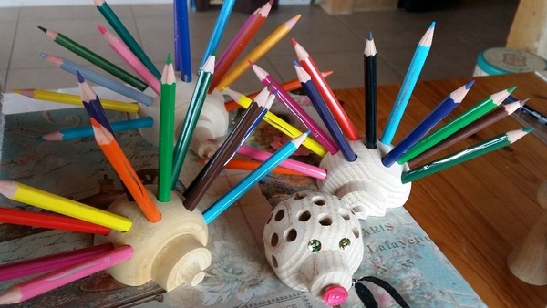 Un Hérisson porte crayons de couleurs