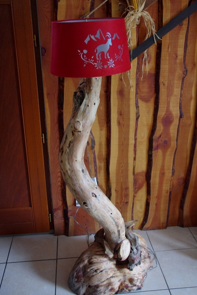 Lampe de salon avec racine