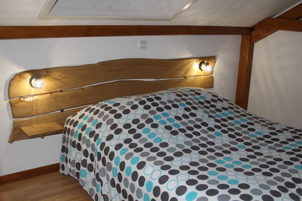 Tête de lit en châtaigner