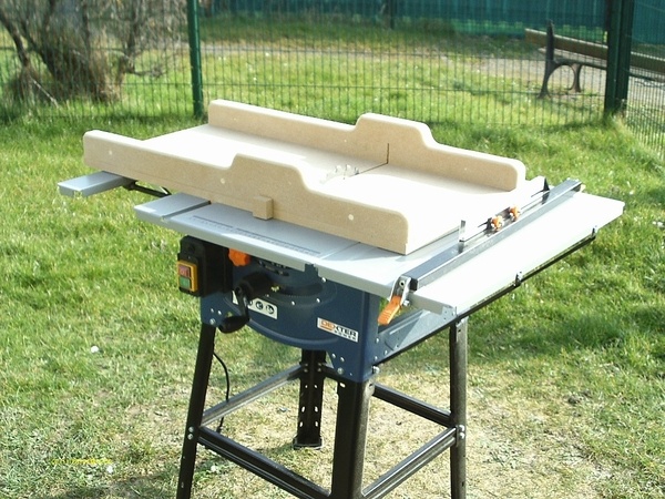 Chariot pour scie sur table