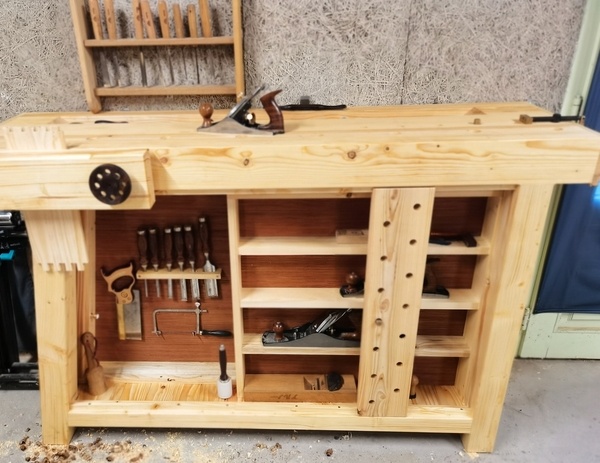 Établi en bois de charpente