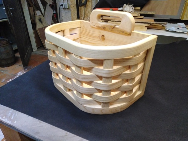Panier en frêne et sapin