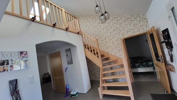 Escalier quart tournant hêtre.