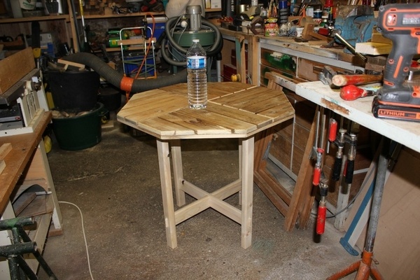 Petite table de jardin