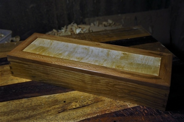 Encore une boîte à Marples.