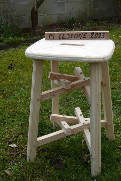 Tabouret ave double enrayure