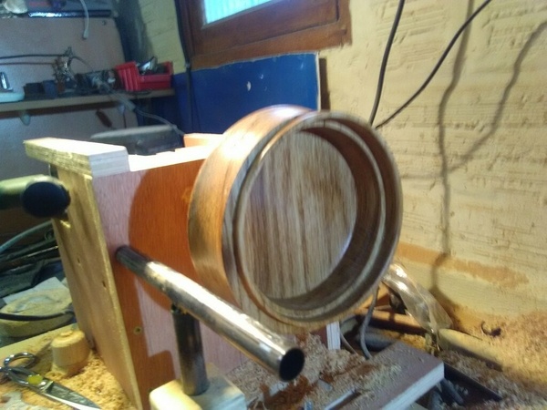 Mes débuts en tournage sur bois sur un tour DIY