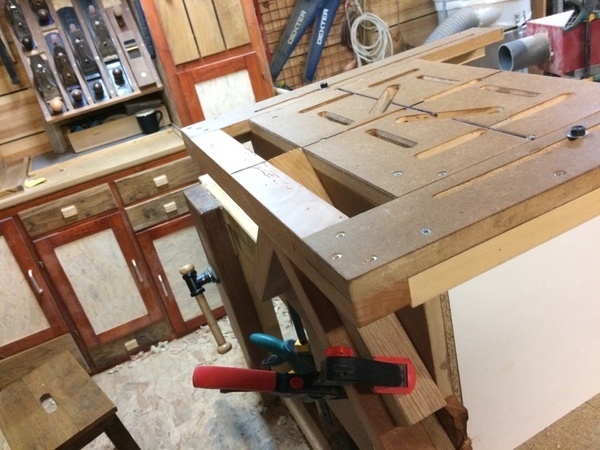 Support pour gabarit à défonceuse