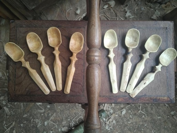 Sets de cuillères et nouveau couteau croche