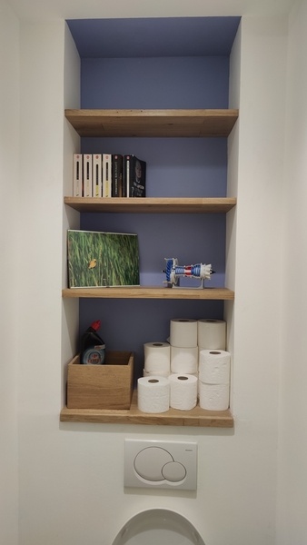 Etagères encastrées de WC