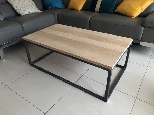 Table basse chêne et métal style industriel