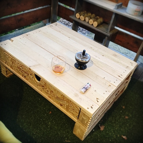 Table basse en palettes et tiroir traversant en OSB 9mm