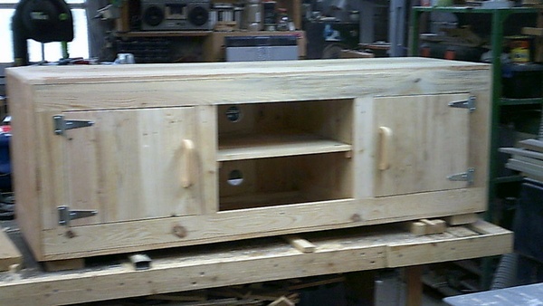 Meuble tv en bois de palette.