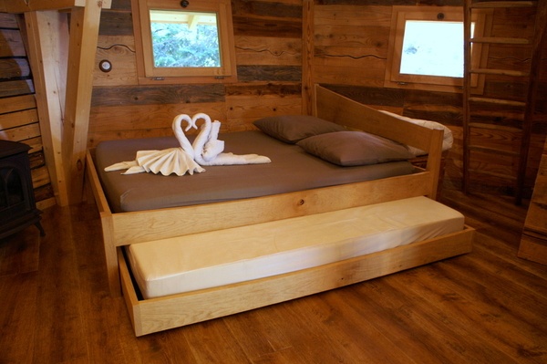 Lit double en chêne pour cabane perchée