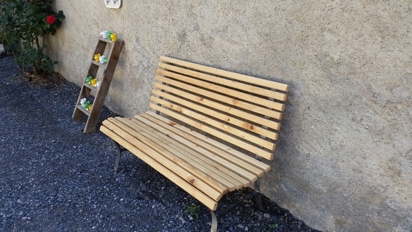 Petit banc.