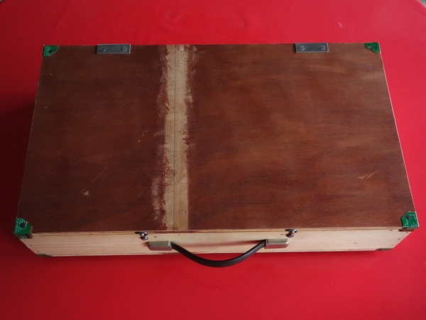 Une malette à échantillons de bois normalisés