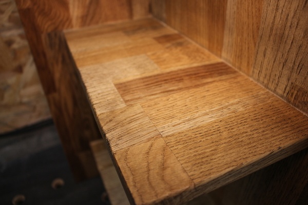 Étagère d'angle et fraise à queues d'aronde