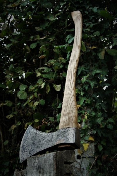 Nouveau manche de hache !