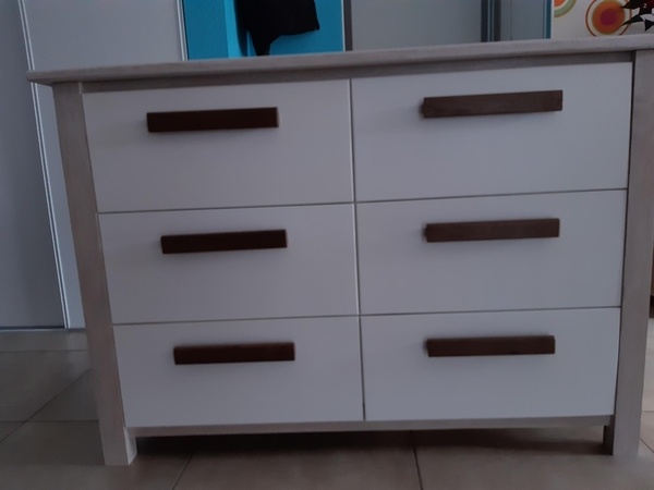 Mon 1er vrai meuble en massif