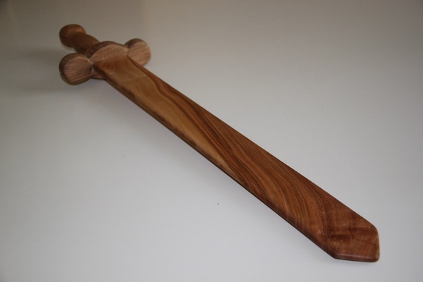 Épée en cerisier et noyer