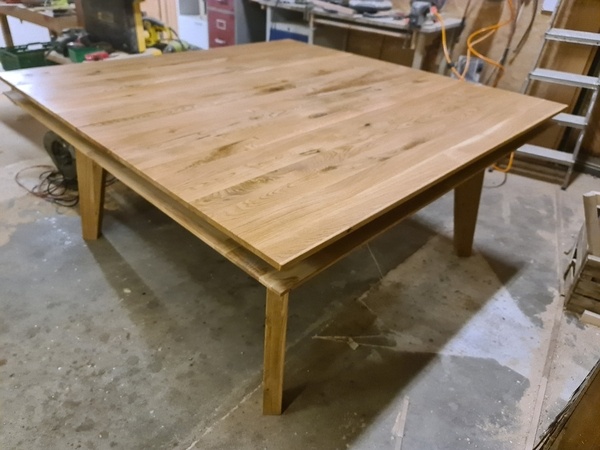 La "Gigantesque" une table