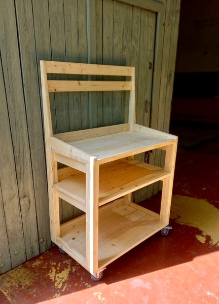 Meuble à Oeufs. Epicéa.