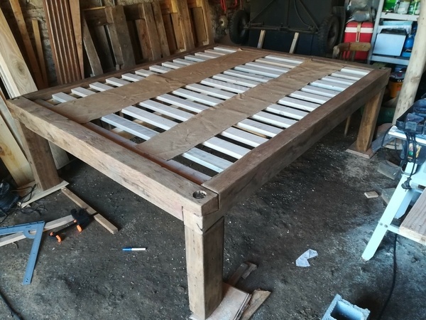 Lit assemblage biseau