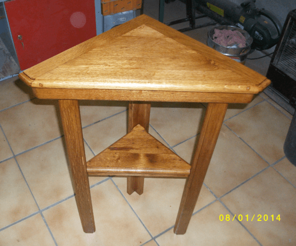 Console de coin en chene massif.