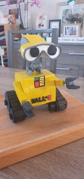 WALL-EEEEEEEEEEEEEEEE