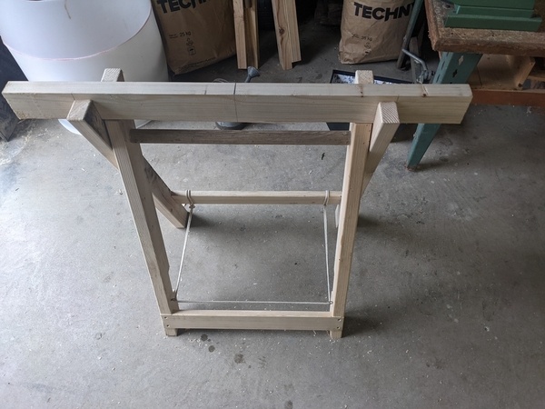 Tréteaux assemblée avant le serrage