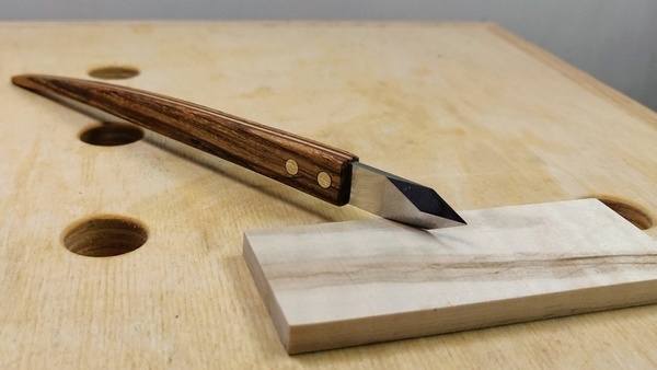 Couteau à tracer / tranchet